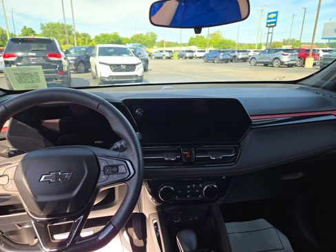 Used 2024 Chevrolet TrailBlazer RS w/ Driver Confidence Package AWD/4WD image 23