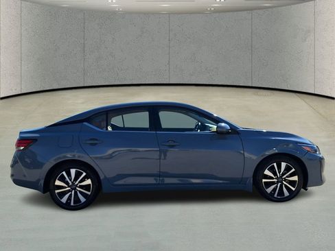 Used 2024 Nissan Sentra SV w/ SV Premium Package image 4