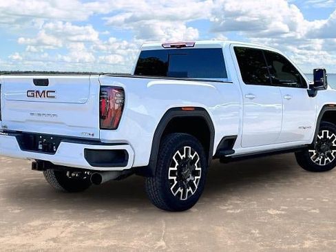 Used 2025 GMC Sierra 2500 AT4 w/ AT4 Premium Plus Package AWD/4WD image 6