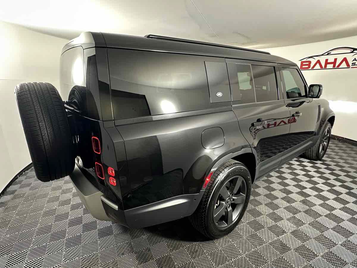 Used 2024 Land Rover Defender 130 S AWD/4WD image 9