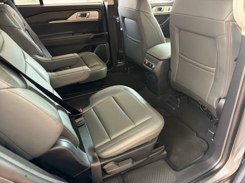 Used 2026 Ford Explorer Active w/ Active Comfort Package RWD image 32