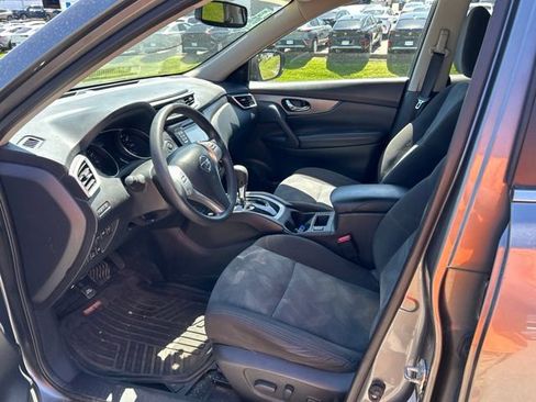 Used 2016 Nissan Rogue SV w/ SV Premium Package AWD/4WD image 10