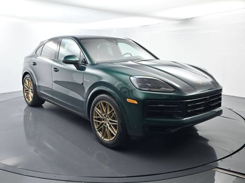 Certified 2025 Porsche Cayenne S AWD/4WD image 17