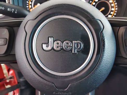 Used 2025 Jeep Gladiator Sport AWD/4WD image 26