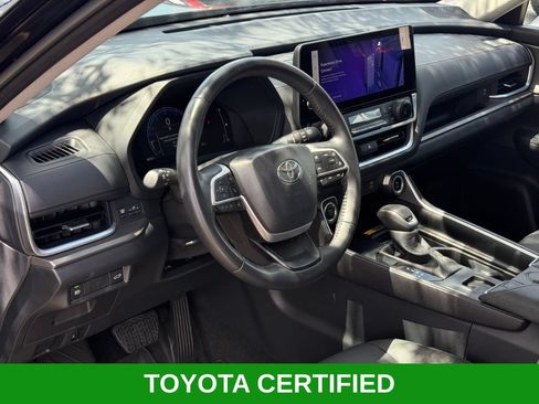 Certified 2025 Toyota Grand Highlander AWD image 10