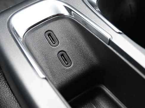 New 2026 Chevrolet Equinox EV LT image 32