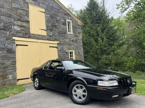 Used 2002 Cadillac Eldorado Touring w/ Preffered Equipment Group FWD image 30