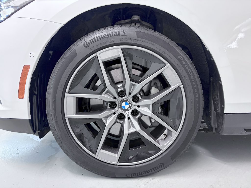 Certified 2026 BMW 530i xDrive w/ Executive Package AWD/4WD image 11