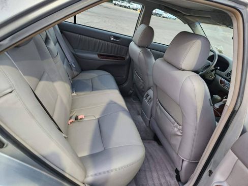 Used 2006 Toyota Camry XLE FWD image 16