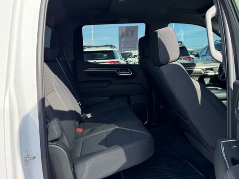 Used 2024 Chevrolet Silverado 1500 LT image 18