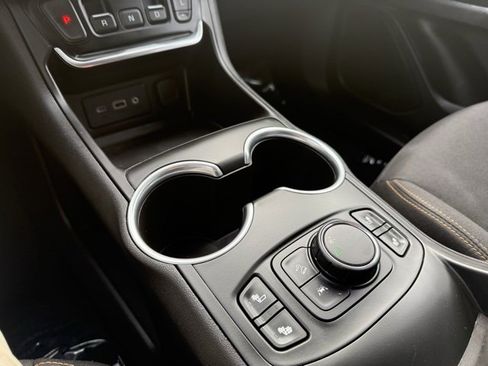 Used 2021 GMC Terrain SLE w/ Driver Convenience Package image 26