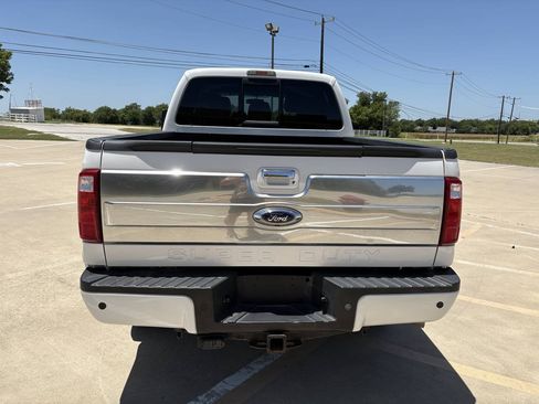 Used 2016 Ford F250 Platinum w/ FX4 Off-Road Package AWD/4WD image 4