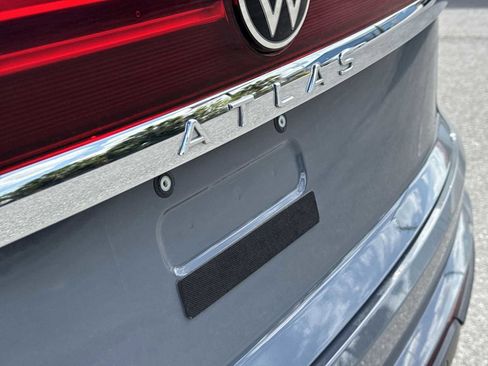 Used 2024 Volkswagen Atlas Cross Sport SE image 11