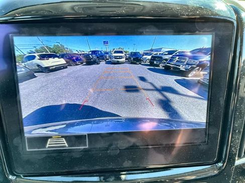 Used 2020 Chevrolet Traverse LT AWD/4WD image 23