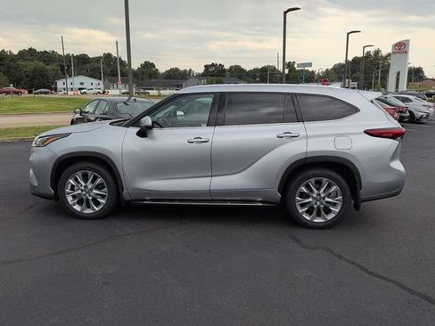 Used 2021 Toyota Highlander Limited AWD/4WD image 4