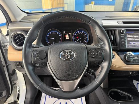 Used 2018 Toyota RAV4 XLE FWD image 25