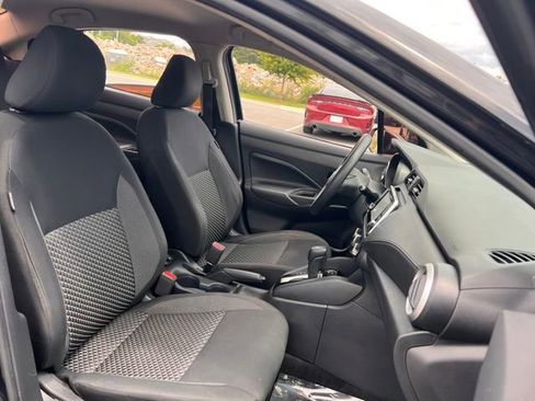 Used 2020 Nissan Versa S FWD image 29