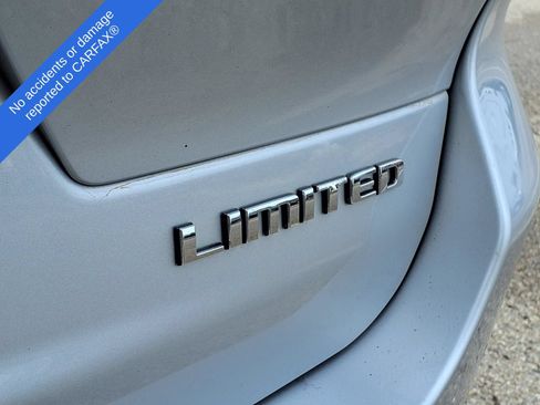 Used 2023 Jeep Grand Cherokee L Limited AWD/4WD image 10