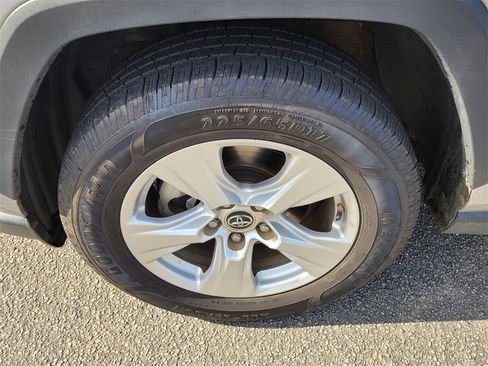 Used 2019 Toyota RAV4 XLE image 17