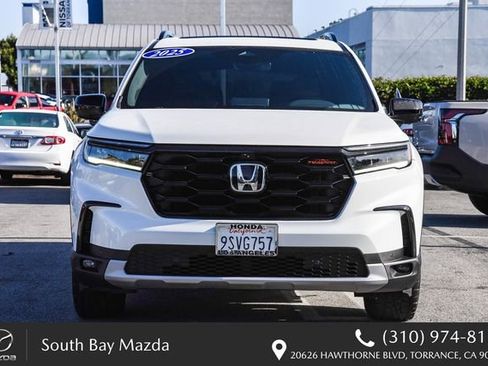Used 2025 Honda Pilot TrailSport image 2