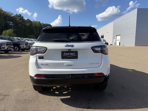 Certified 2025 Jeep Compass Limited w/ Elite Group AWD/4WD image 5