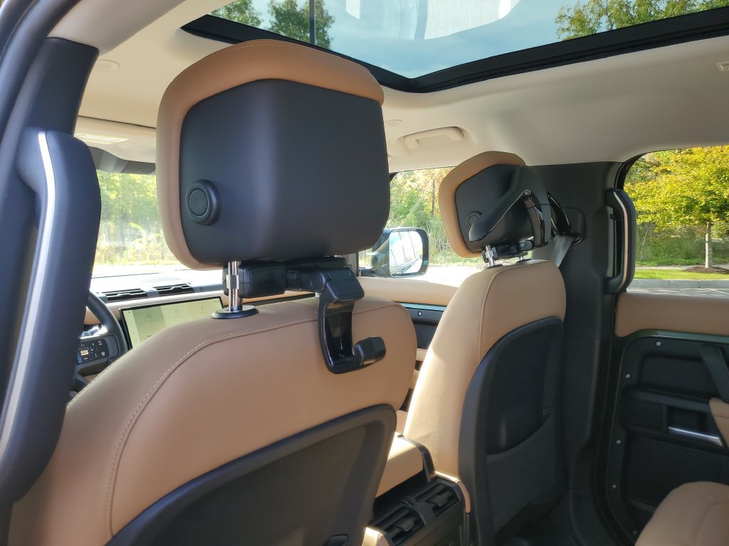 New 2026 Land Rover Defender 110 S AWD/4WD image 25