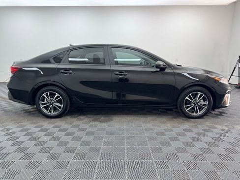 Used 2024 Kia Forte LXS FWD image 5