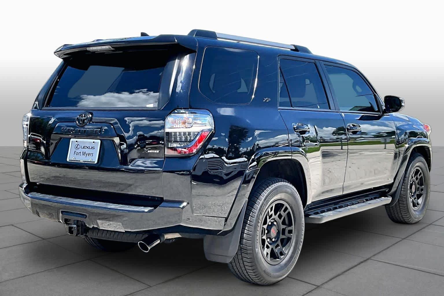 Used 2022 Toyota 4Runner SR5 Premium w/ Moonroof Package RWD image 13