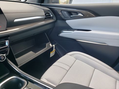 New 2026 Chevrolet Traverse High Country w/ LPO, Floor Liner Package image 25