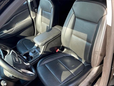 Certified 2023 GMC Acadia SLT image 18