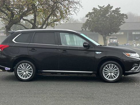 Used 2019 Mitsubishi Outlander GT image 31