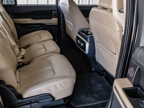 Used 2022 Ford Expedition Max Limited image 34