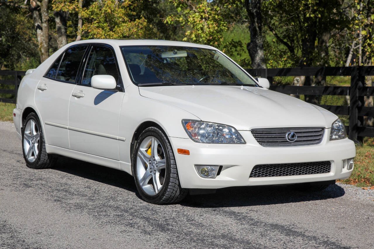 Used 2001 Lexus IS 300 w/ Leather Trim Pkg RWD image 2
