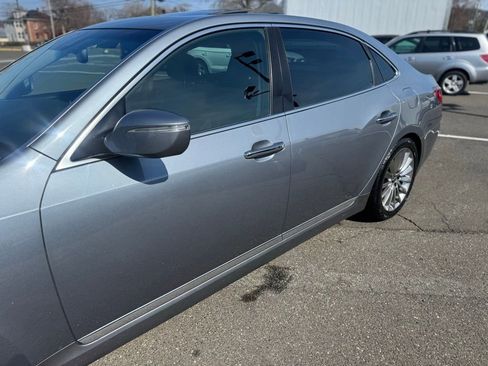 Used 2014 Hyundai Equus Signature RWD image 9
