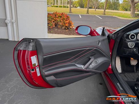 Used 2016 Ferrari California T image 25