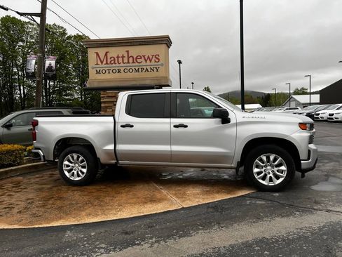 Used 2022 Chevrolet Silverado 1500 Custom w/ Safety Confidence Package AWD/4WD image 4