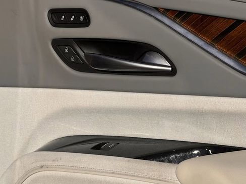 Certified 2023 Cadillac Escalade ESV Premium Luxury Platinum image 27