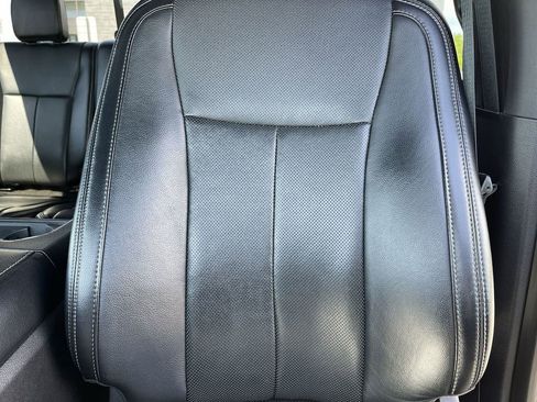 Used 2018 Ford F150 Lariat w/ Equipment Group 501A Mid AWD/4WD image 23