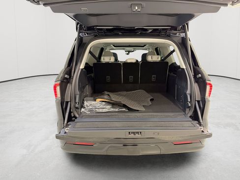 New 2026 Lincoln Navigator L Reserve AWD/4WD image 29