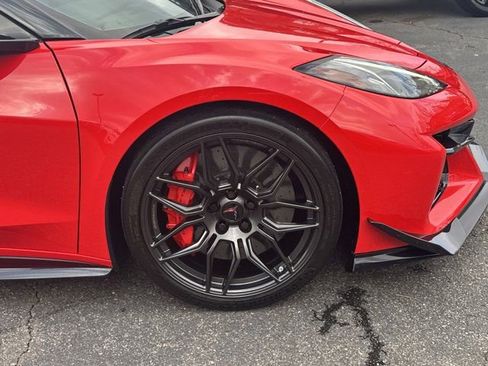 Used 2023 Chevrolet Corvette Z06 w/ Z07 Performance Package image 16