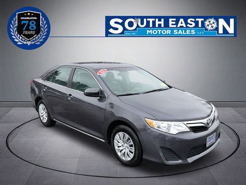 Used 2012 Toyota Camry LE image 2
