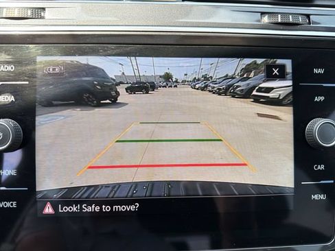 Used 2023 Volkswagen Tiguan SEL R-Line AWD/4WD image 19