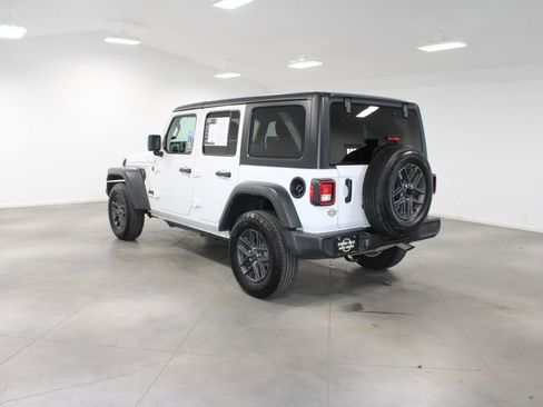 Used 2024 Jeep Wrangler Sport S image 7