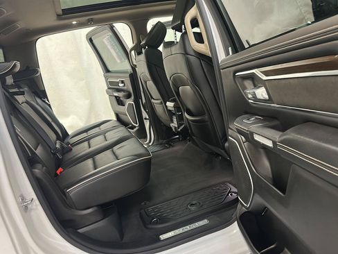 Used 2021 RAM 1500 Laramie AWD/4WD image 33