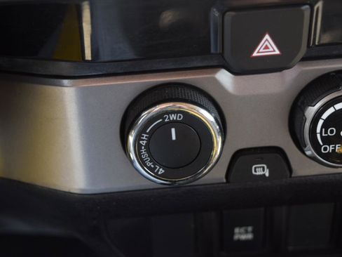 Used 2018 Toyota Tacoma SR5 image 24