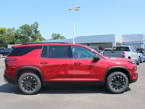 New 2027 Chevrolet Traverse Z71 w/ Enhanced Driving Package AWD/4WD image 11