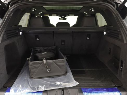 New 2026 Land Rover Range Rover Sport SV AWD/4WD image 22
