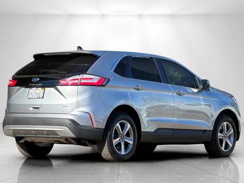 Certified 2024 Ford Edge SEL w/ Convenience Package AWD/4WD image 3
