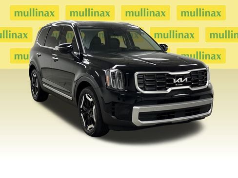Used 2025 Kia Telluride S image 2