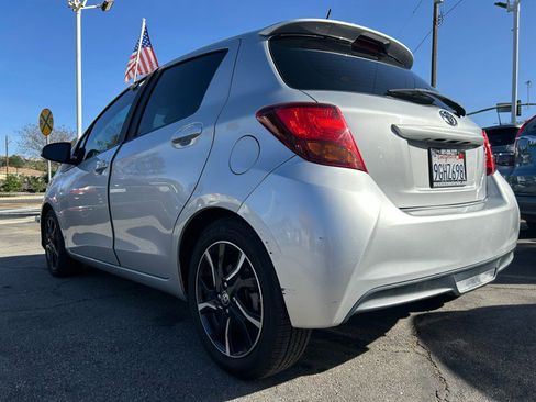 Used 2017 Toyota Yaris SE image 5